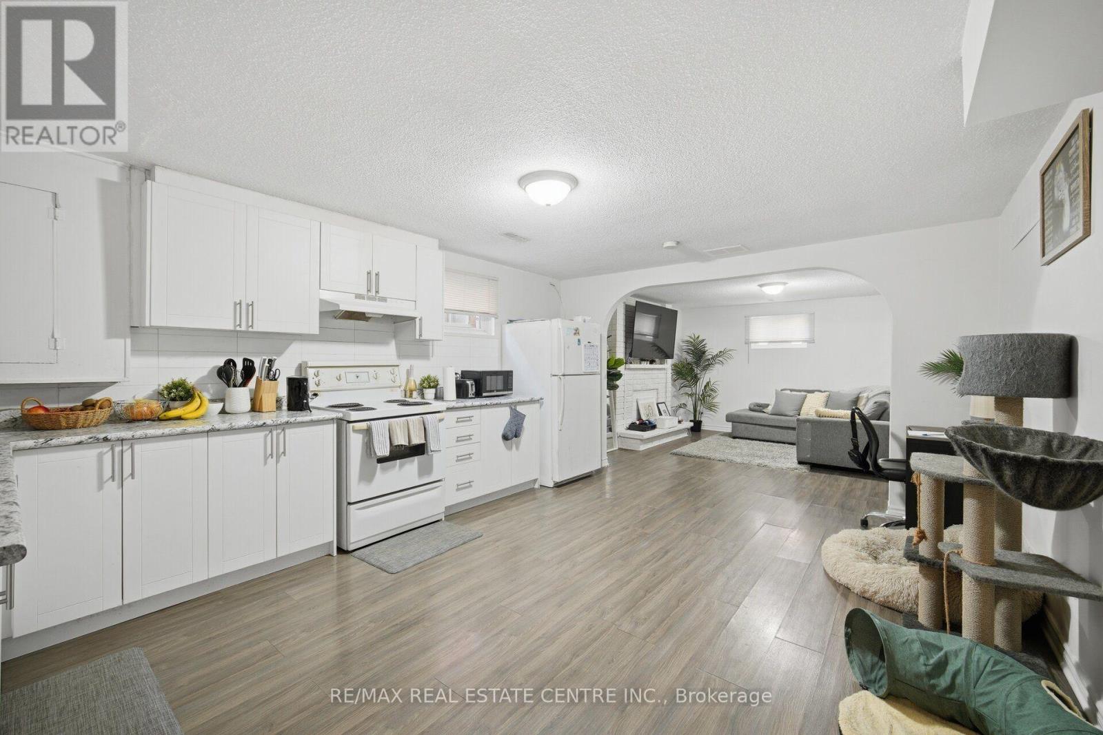 10 Major Oaks Drive Property Photo 30