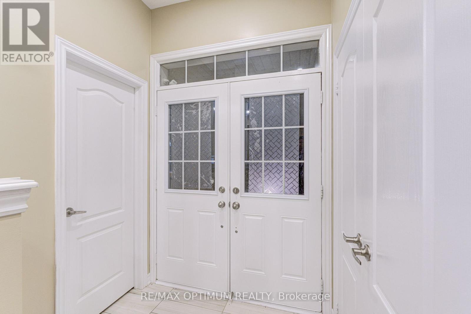 17 Elmcrest Drive Property Photo 4