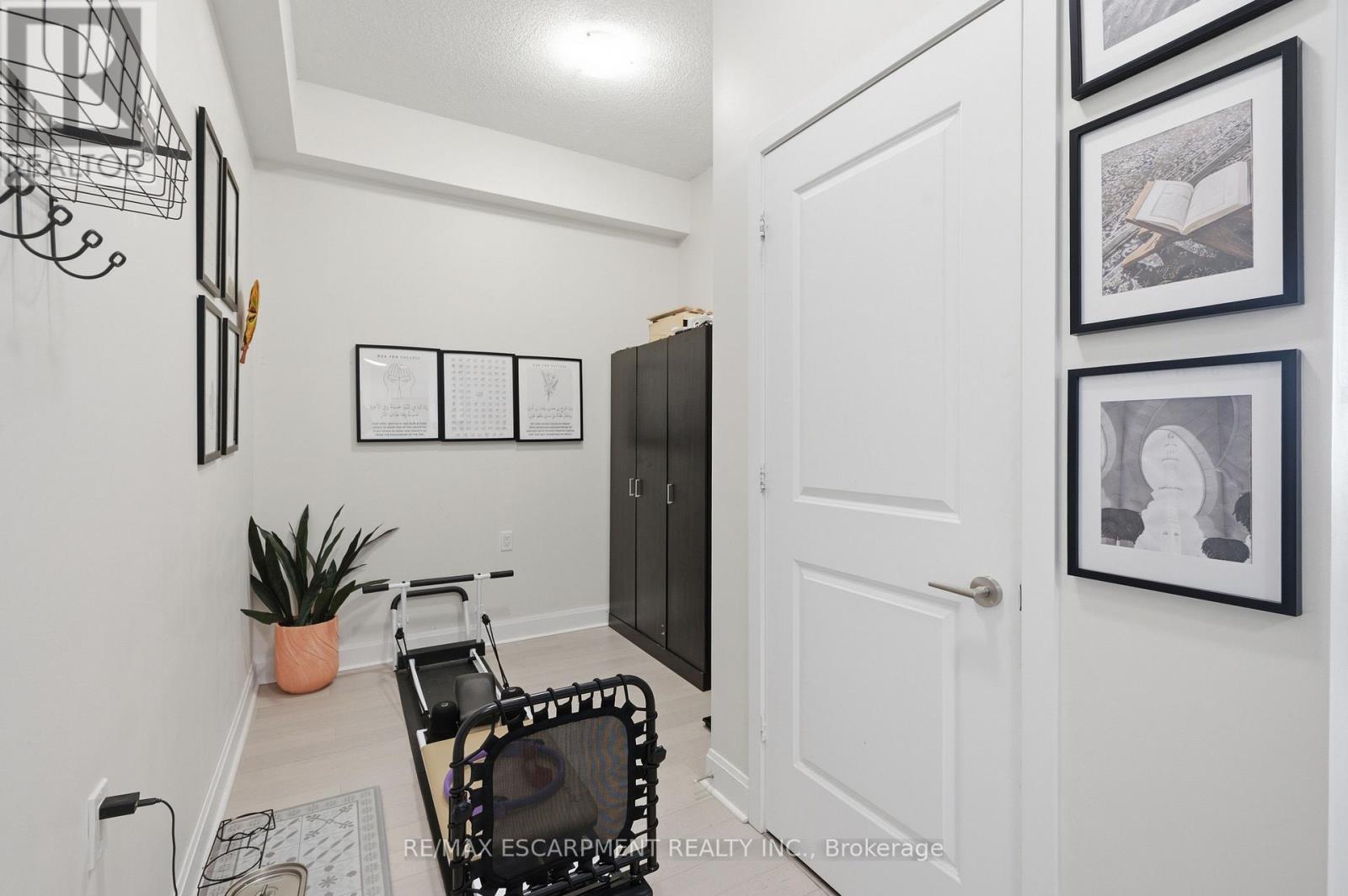 3703 - 33 Shore Breeze Drive Property Photo 8