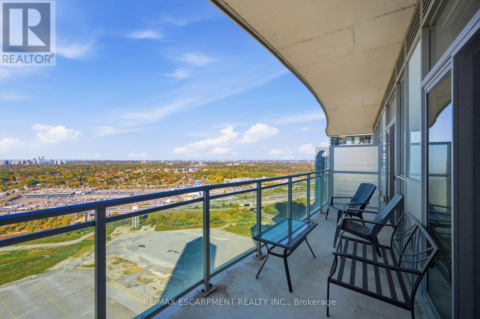 3703 - 33 Shore Breeze Drive Property Photo 11