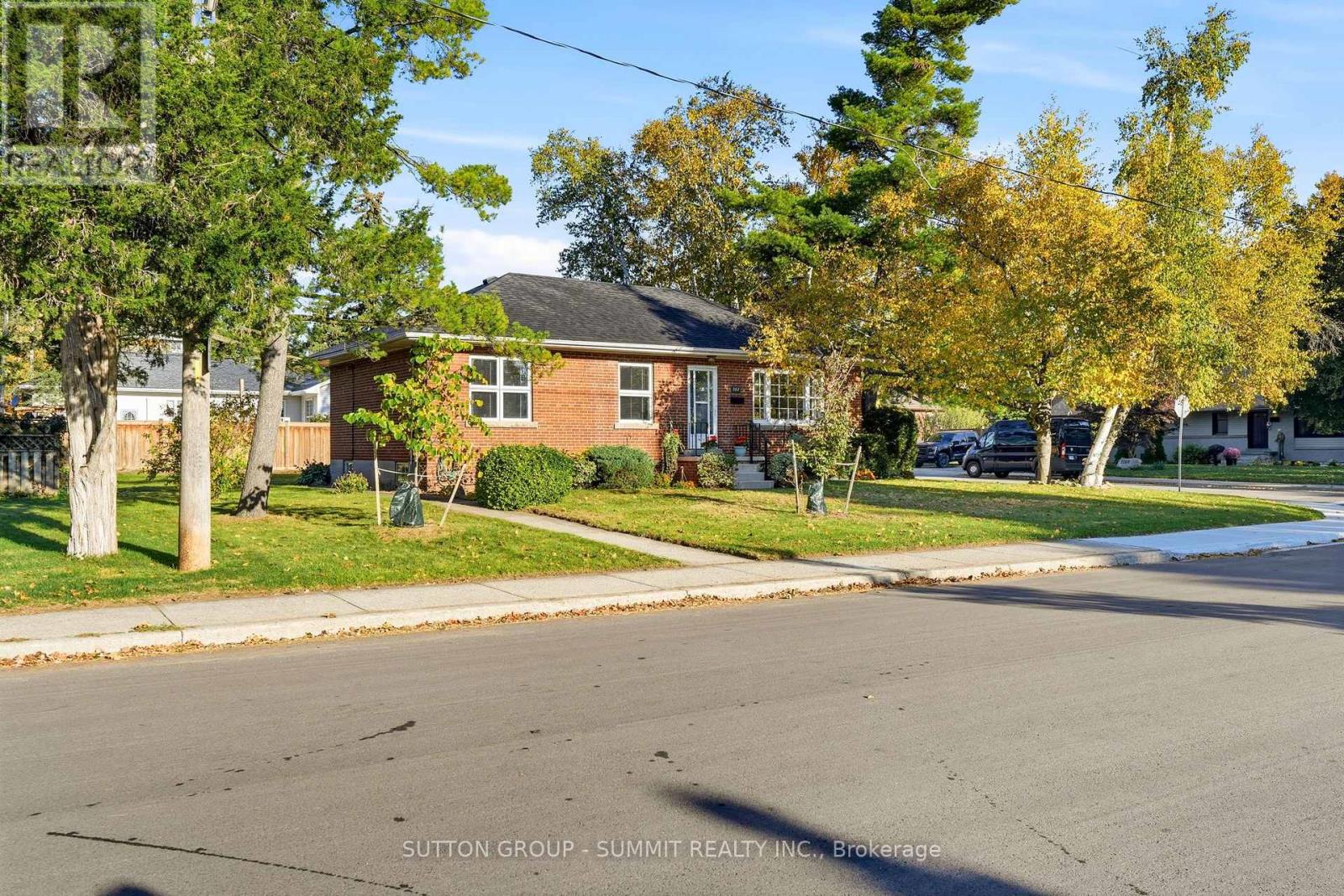 2117 MAPLEWOOD DRIVE Property Image