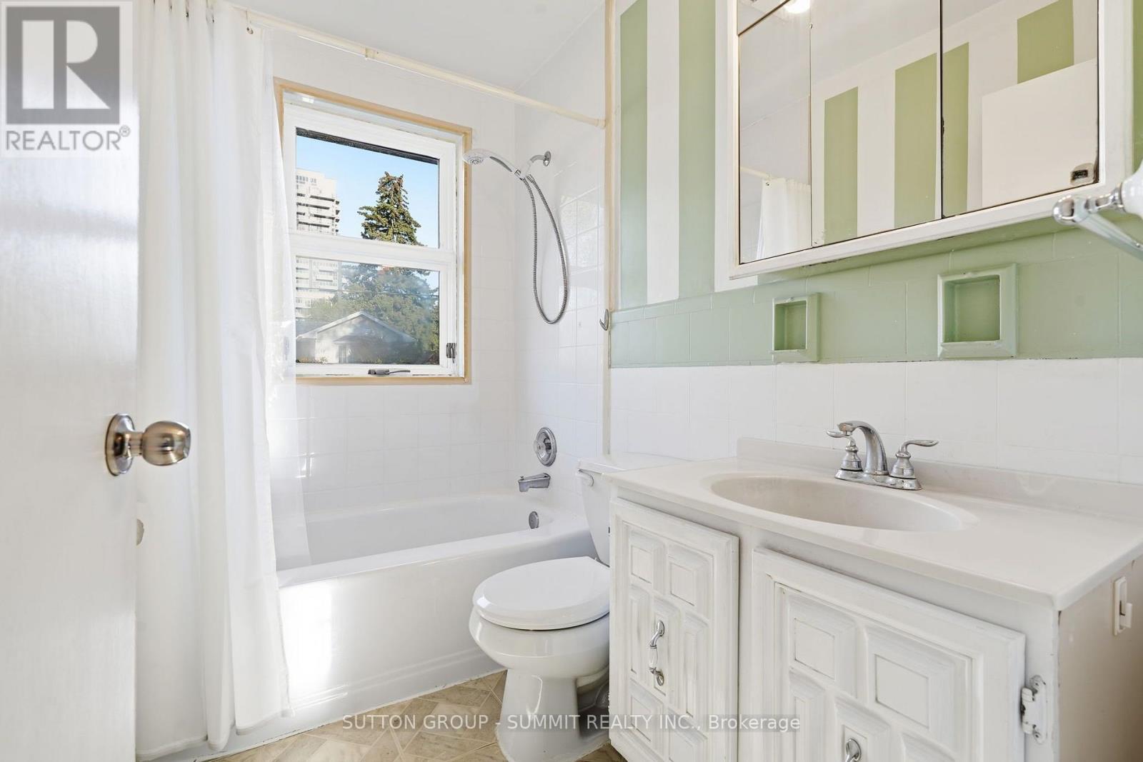 2117 Maplewood Drive Property Photo 22