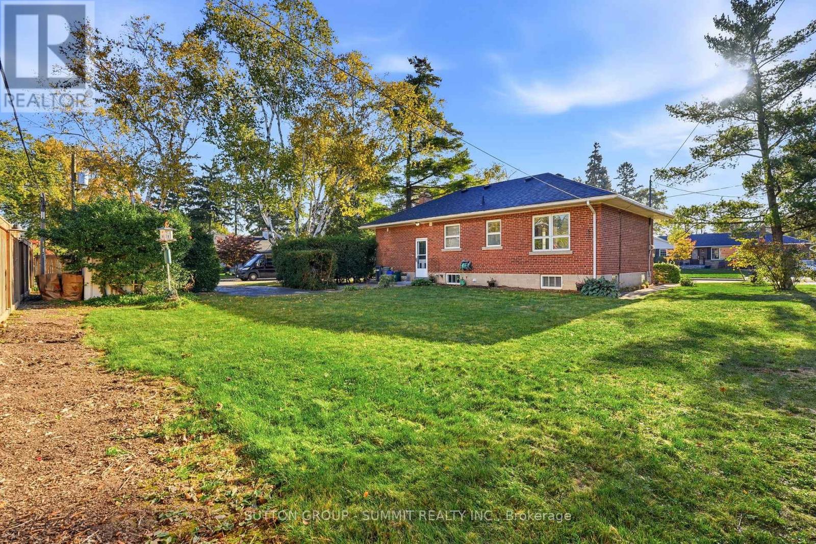 2117 Maplewood Drive Property Photo 33