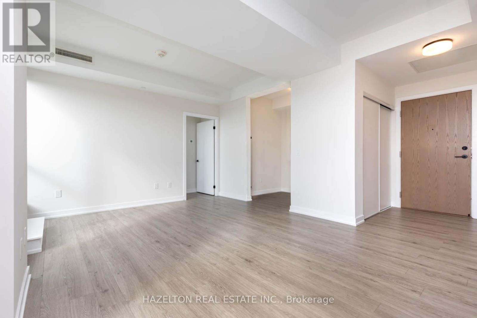 905 - 2300 St. Clair Avenue W Property Photo 6