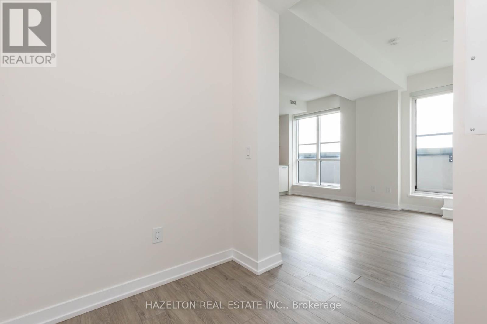 905 - 2300 St. Clair Avenue W Property Photo 9