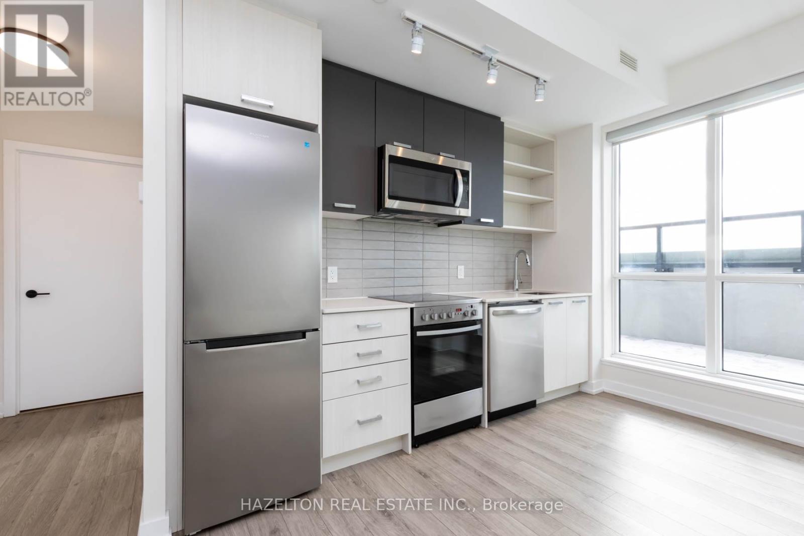 905 - 2300 St. Clair Avenue W Property Photo 10