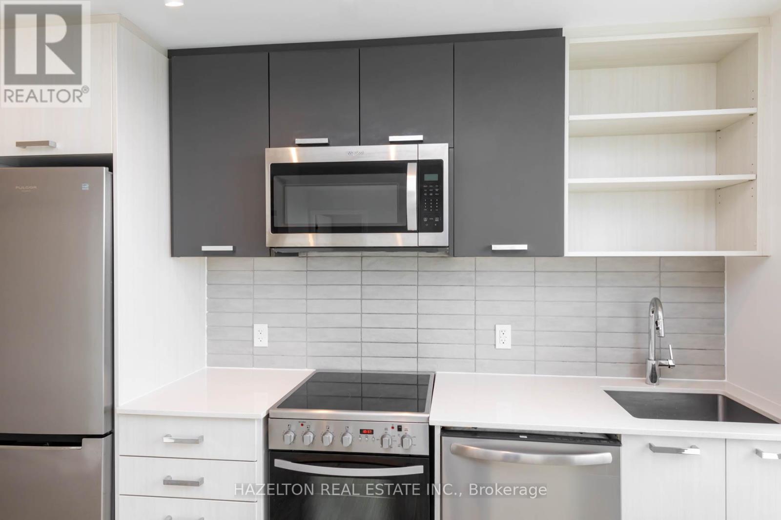 905 - 2300 St. Clair Avenue W Property Photo 14