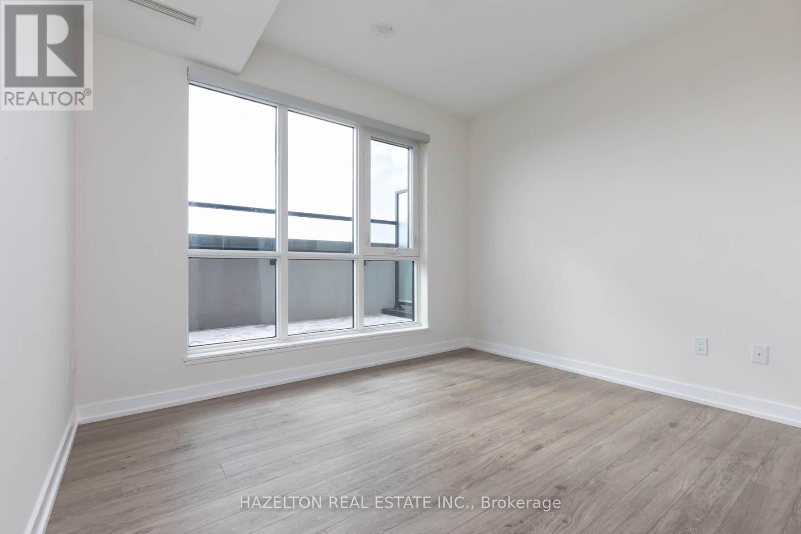 905 - 2300 St. Clair Avenue W Property Photo 15
