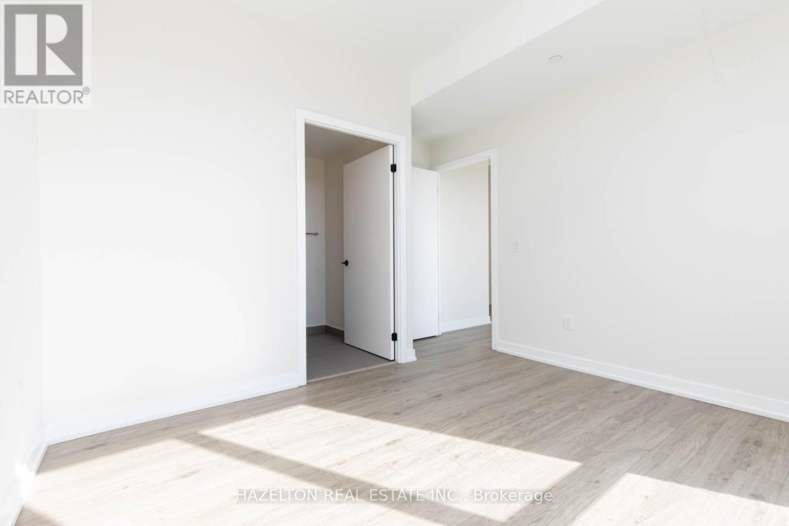 905 - 2300 St. Clair Avenue W Property Photo 17