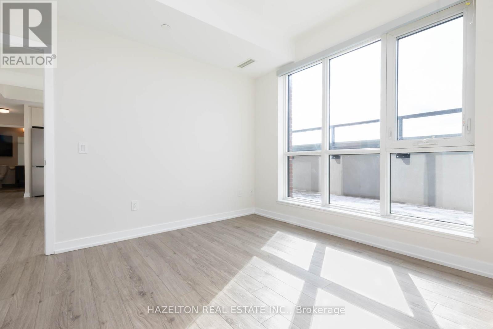 905 - 2300 St. Clair Avenue W Property Photo 18