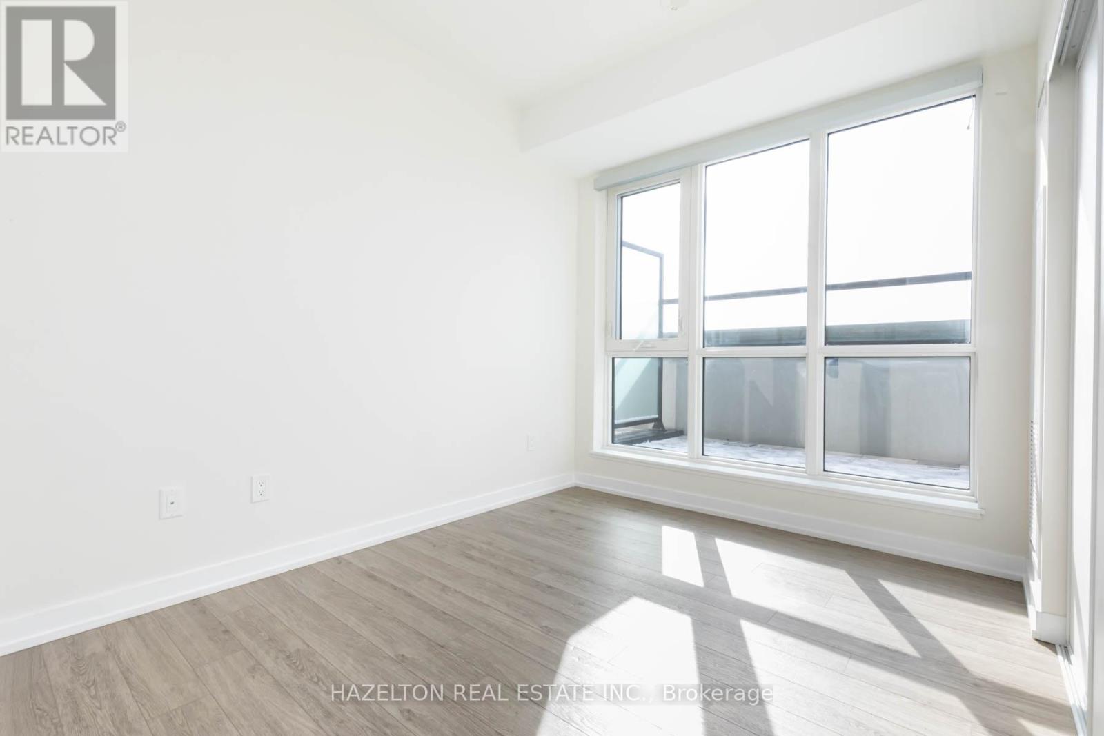 905 - 2300 St. Clair Avenue W Property Photo 20