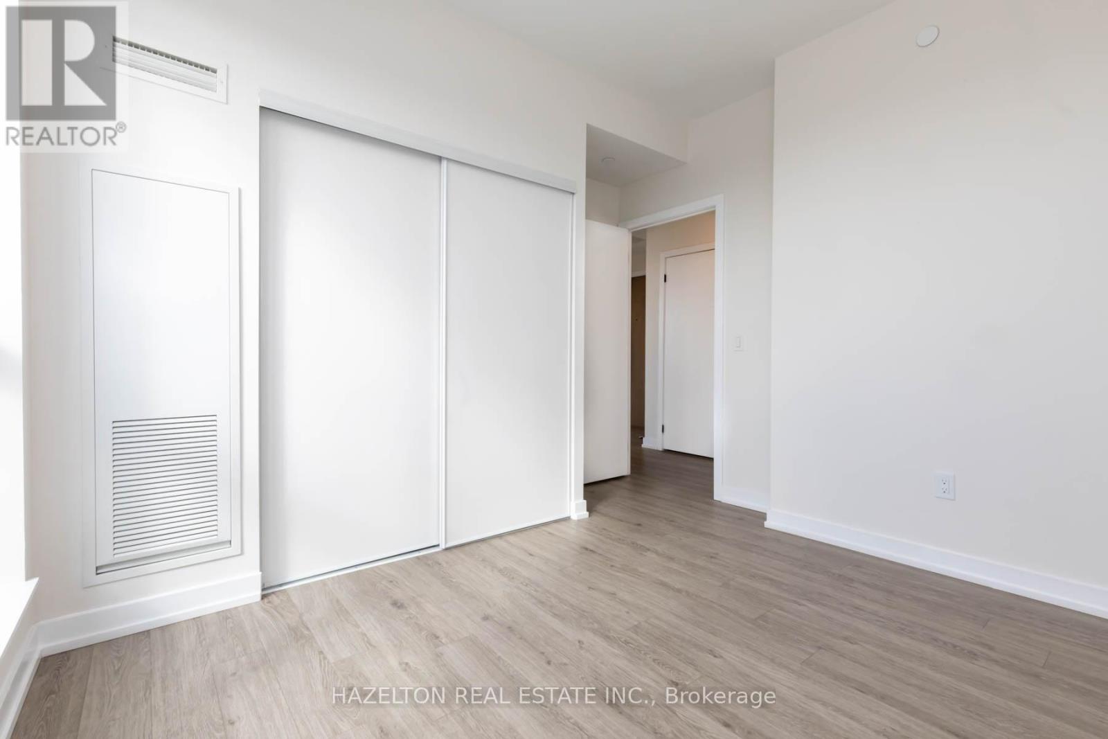 905 - 2300 St. Clair Avenue W Property Photo 22