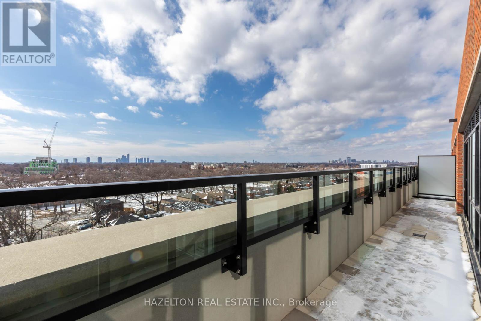 905 - 2300 St. Clair Avenue W Property Photo 30