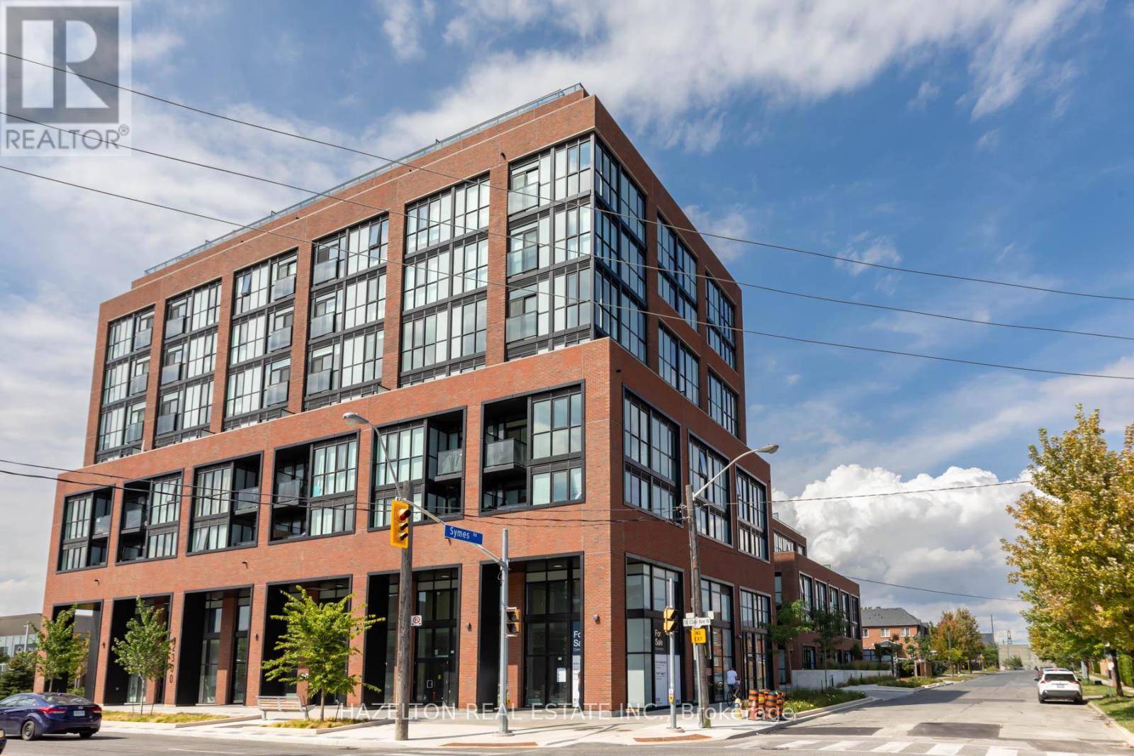 905 - 2300 St. Clair Avenue W Property Photo 32