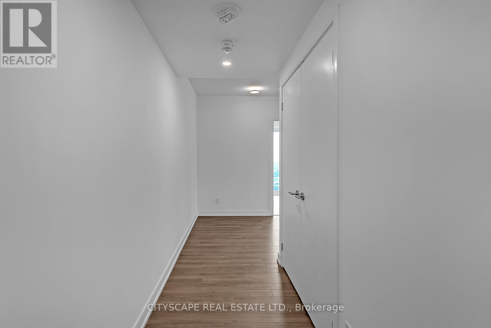 910 - 30 Samuel Wood Way Property Photo 2