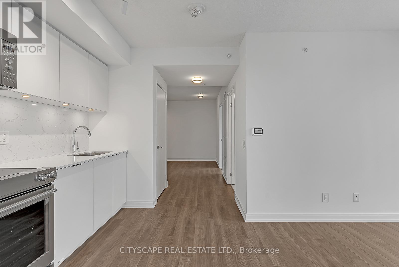 910 - 30 Samuel Wood Way Property Photo 12
