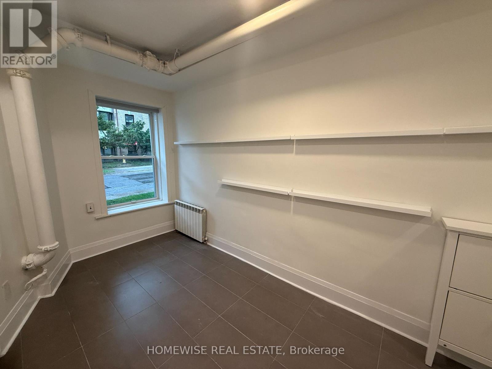 105 - 1 Triller Avenue Property Photo 3