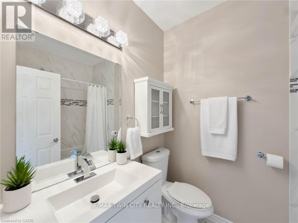 105 - 3480 Upper Middle Road Property Photo 28