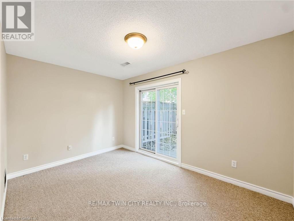 105 - 3480 Upper Middle Road Property Photo 31