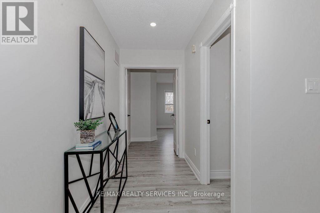 86 Heartleaf Crescent Property Photo 14