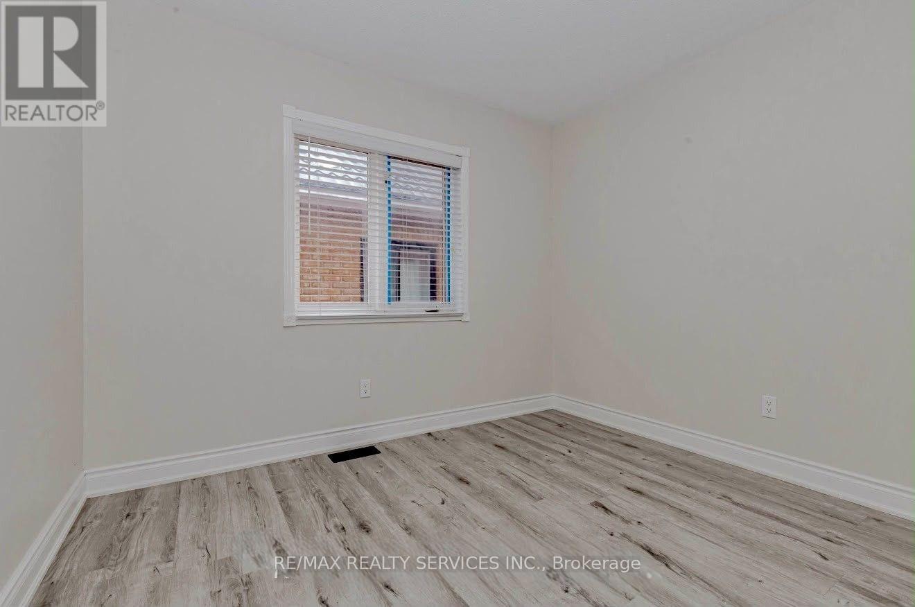 86 Heartleaf Crescent Property Photo 15
