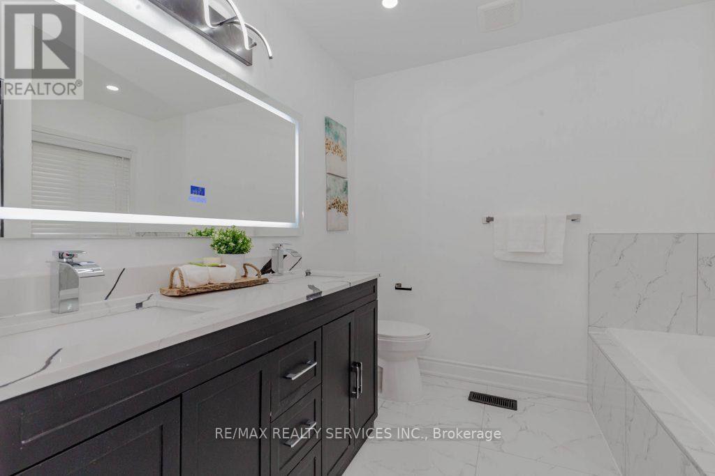 86 Heartleaf Crescent Property Photo 17