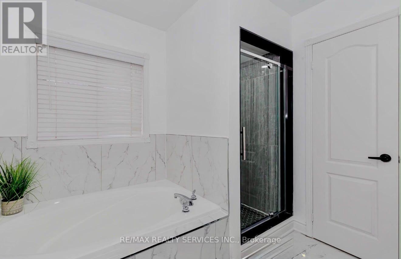 86 Heartleaf Crescent Property Photo 18