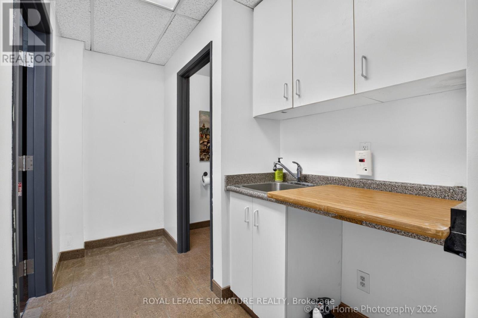 9 - 130 Industry Street Property Photo 17