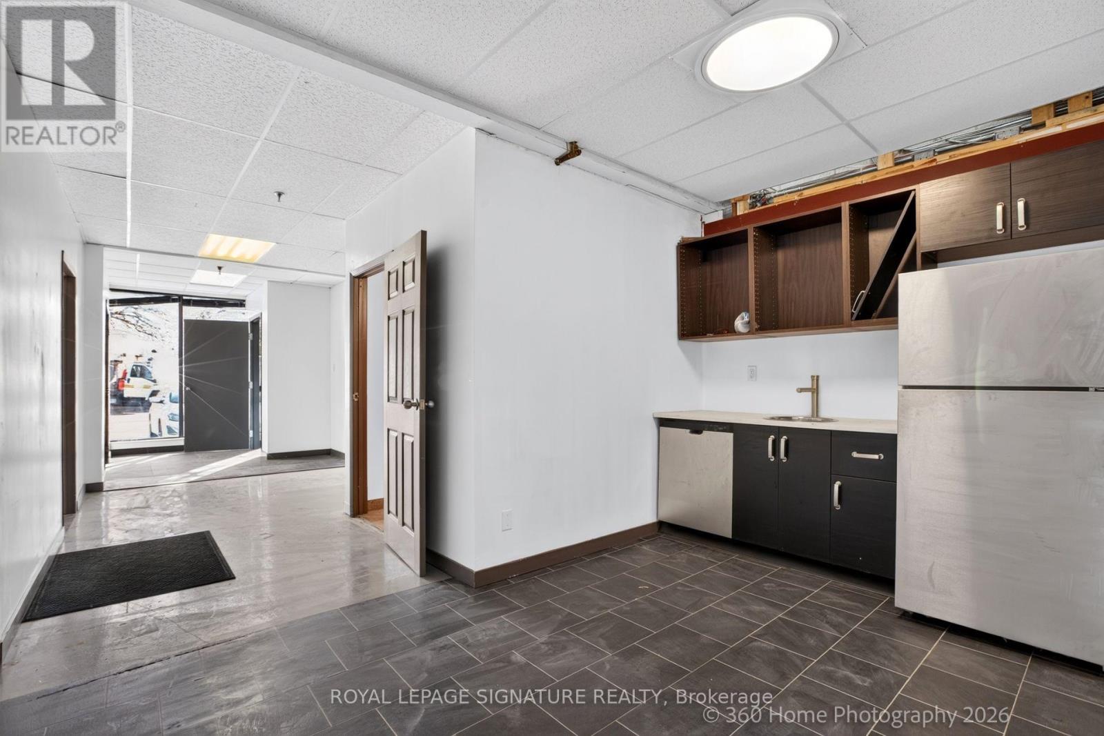 9 - 130 Industry Street Property Photo 25