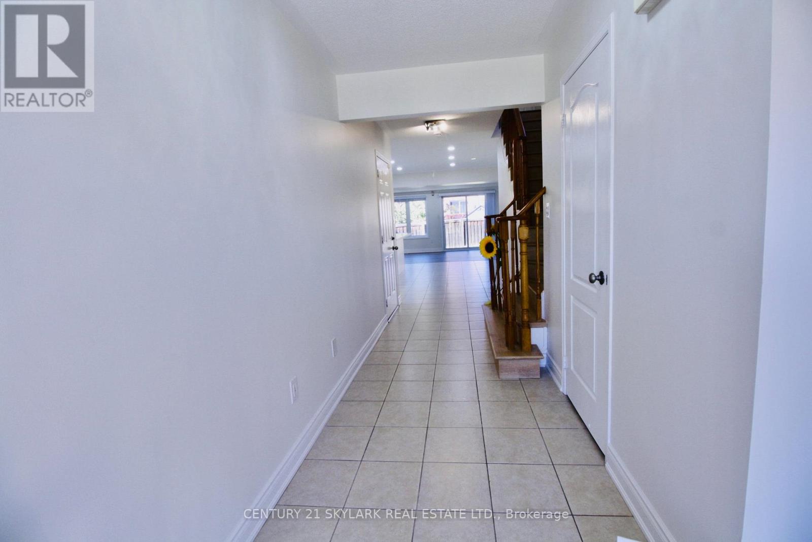 61 Lightcatcher Circle Property Photo 2