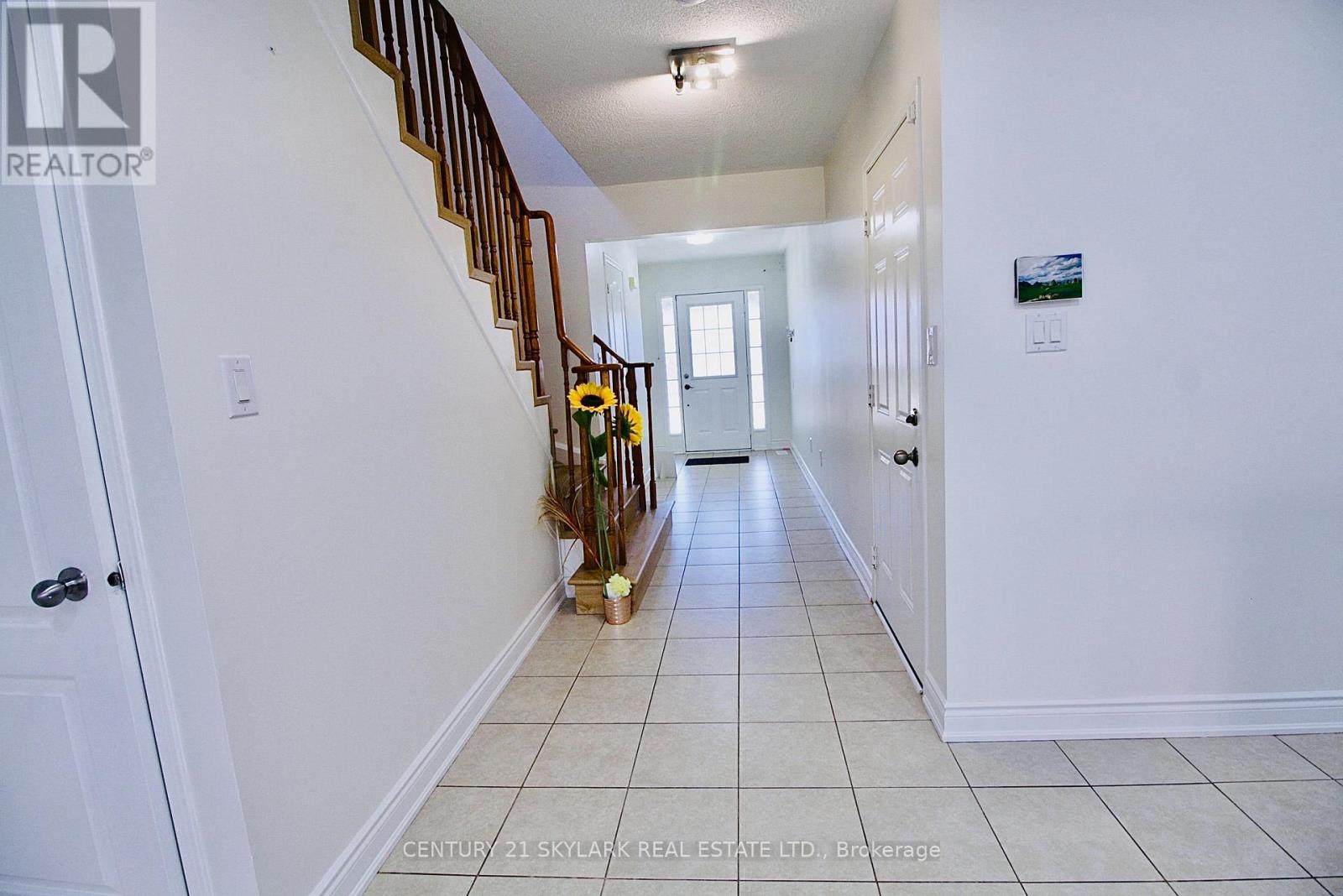 61 Lightcatcher Circle Property Photo 3