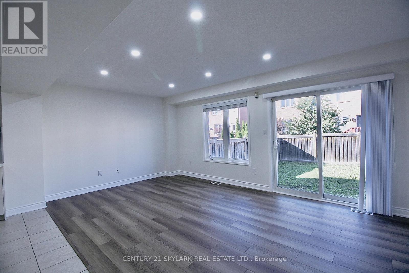 61 Lightcatcher Circle Property Photo 8