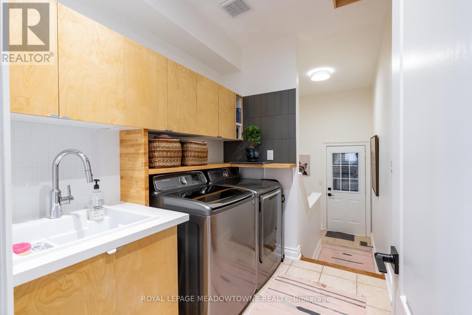 26 Emperor Drive Property Photo 15