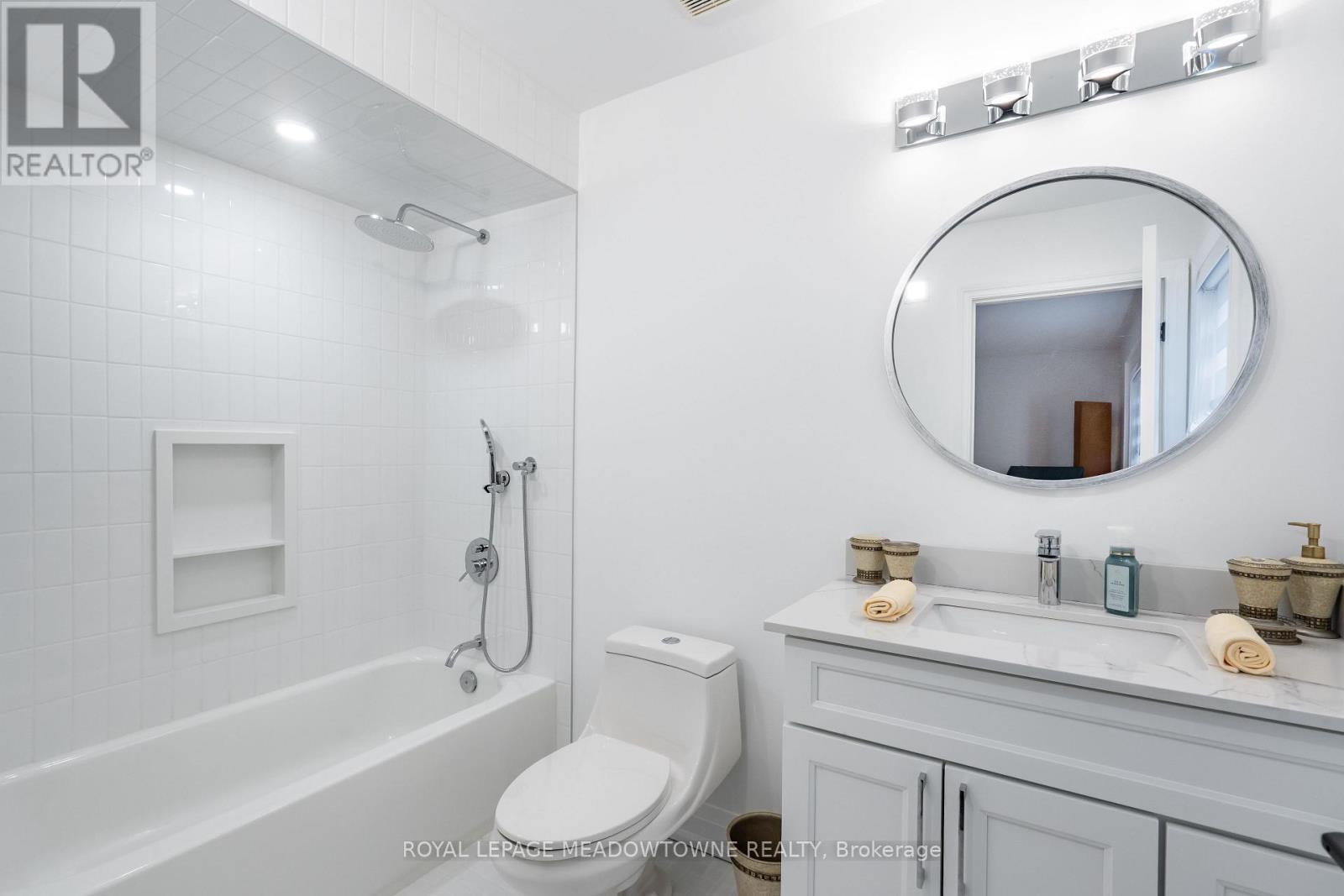 26 Emperor Drive Property Photo 21