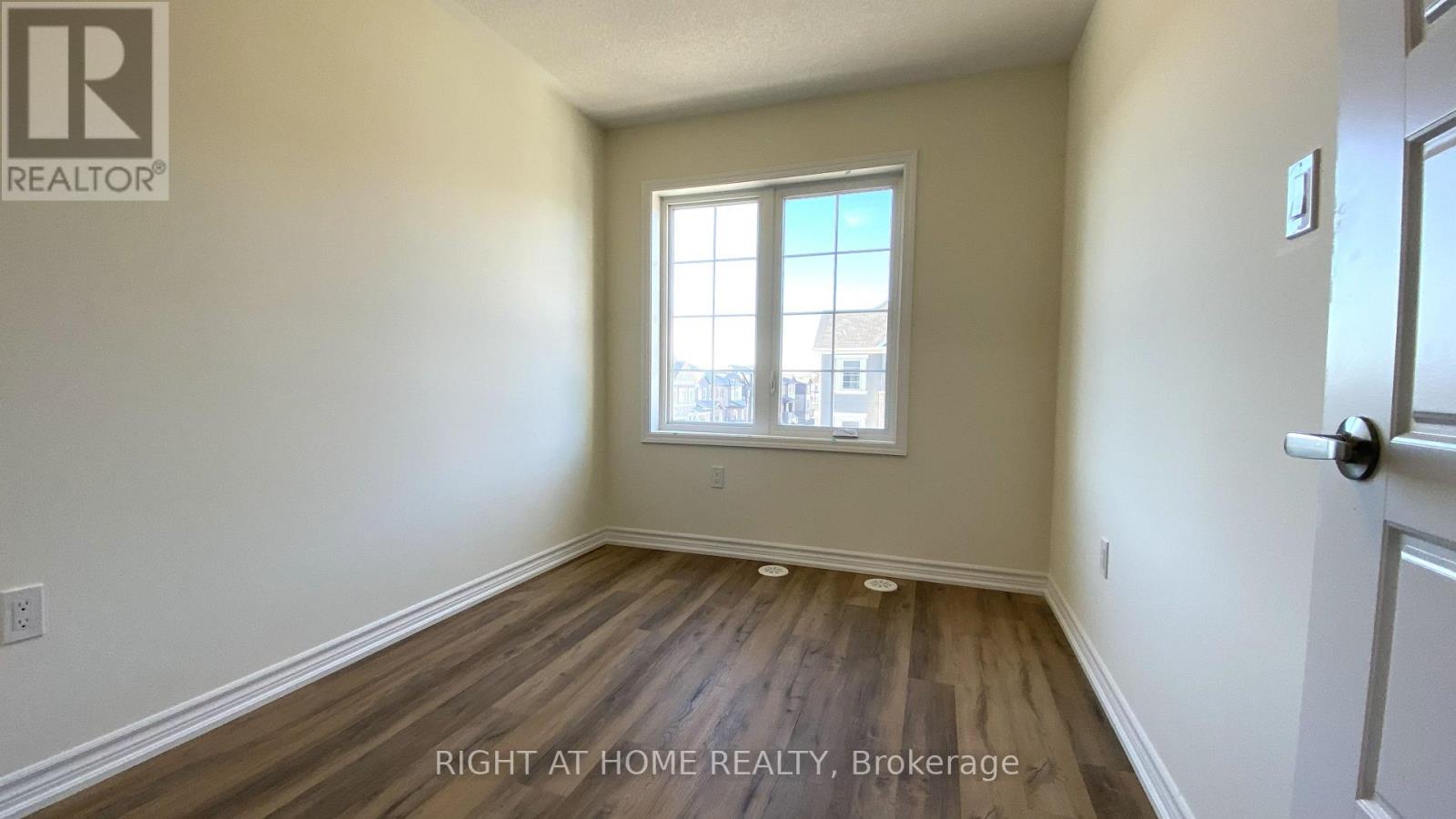 980 Alder Gate Property Photo 12