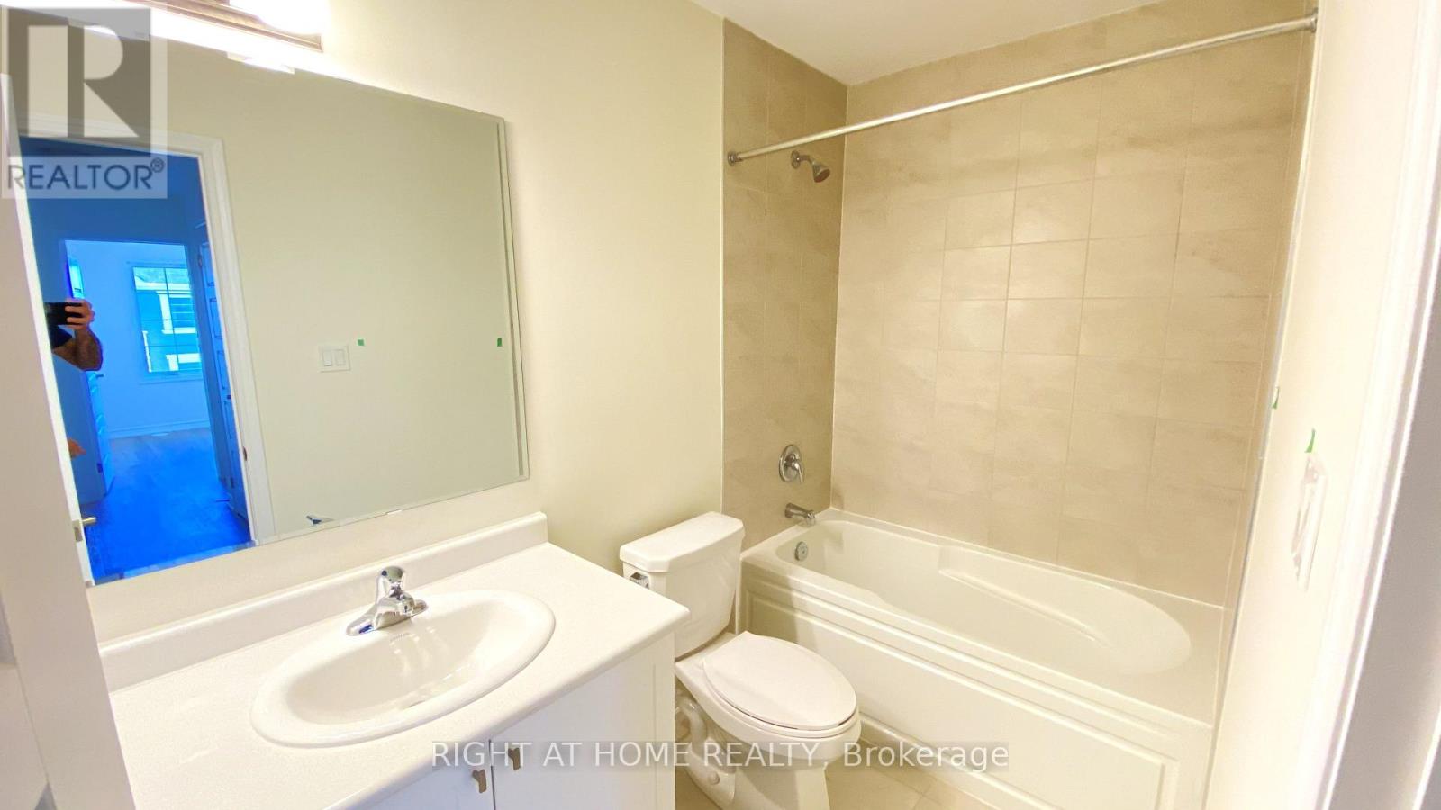 980 Alder Gate Property Photo 13