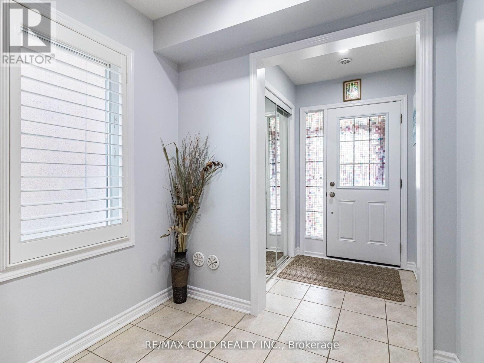 98 Bannister Crescent Property Photo 6