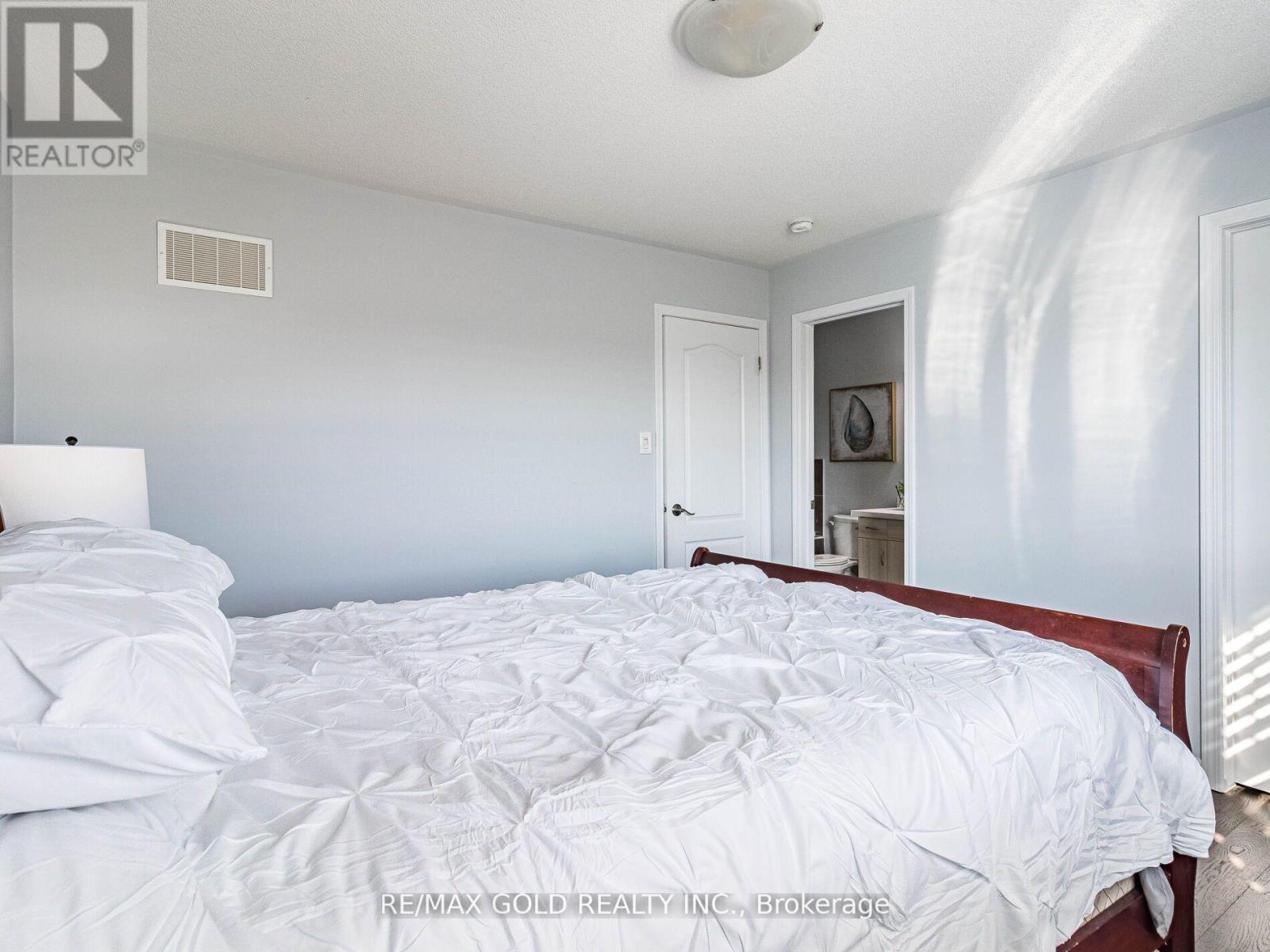 98 Bannister Crescent Property Photo 32