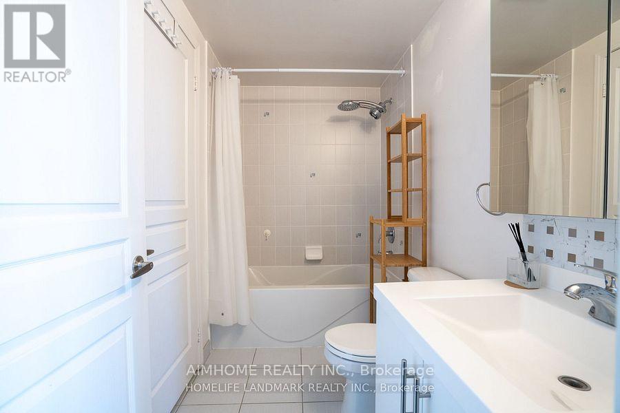 3202 - 2240 Lakeshore Boulevard Property Photo 16