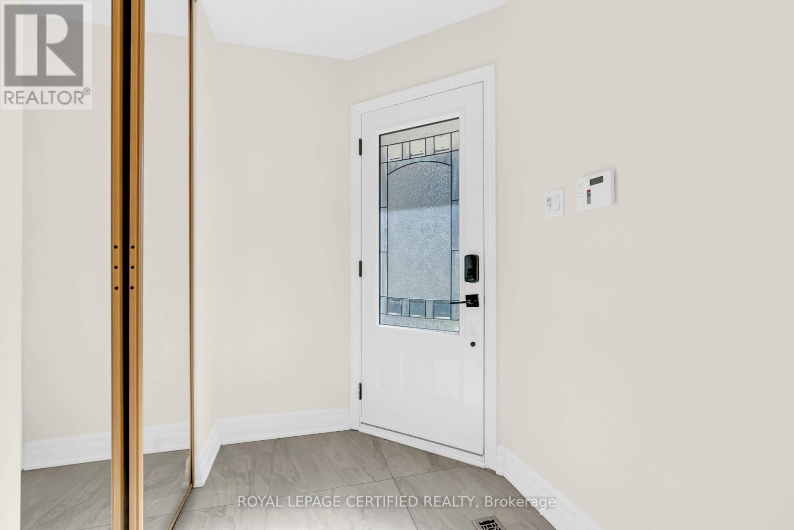 22 Madelaine Crescent Property Photo 4