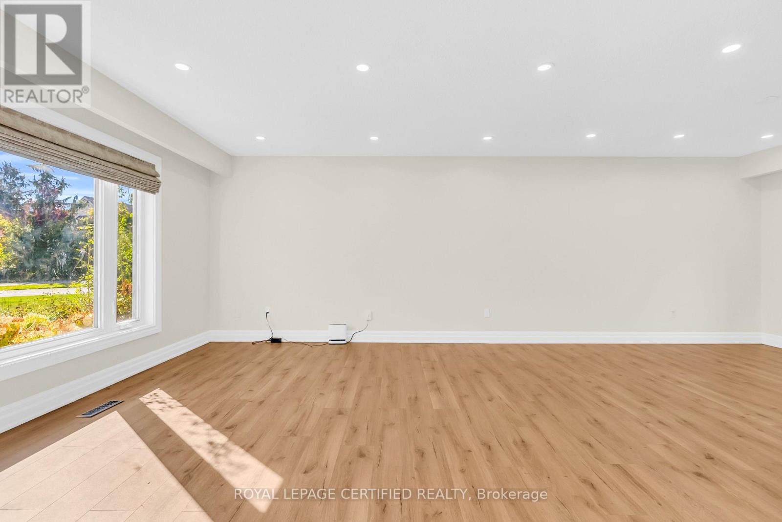 22 Madelaine Crescent Property Photo 6