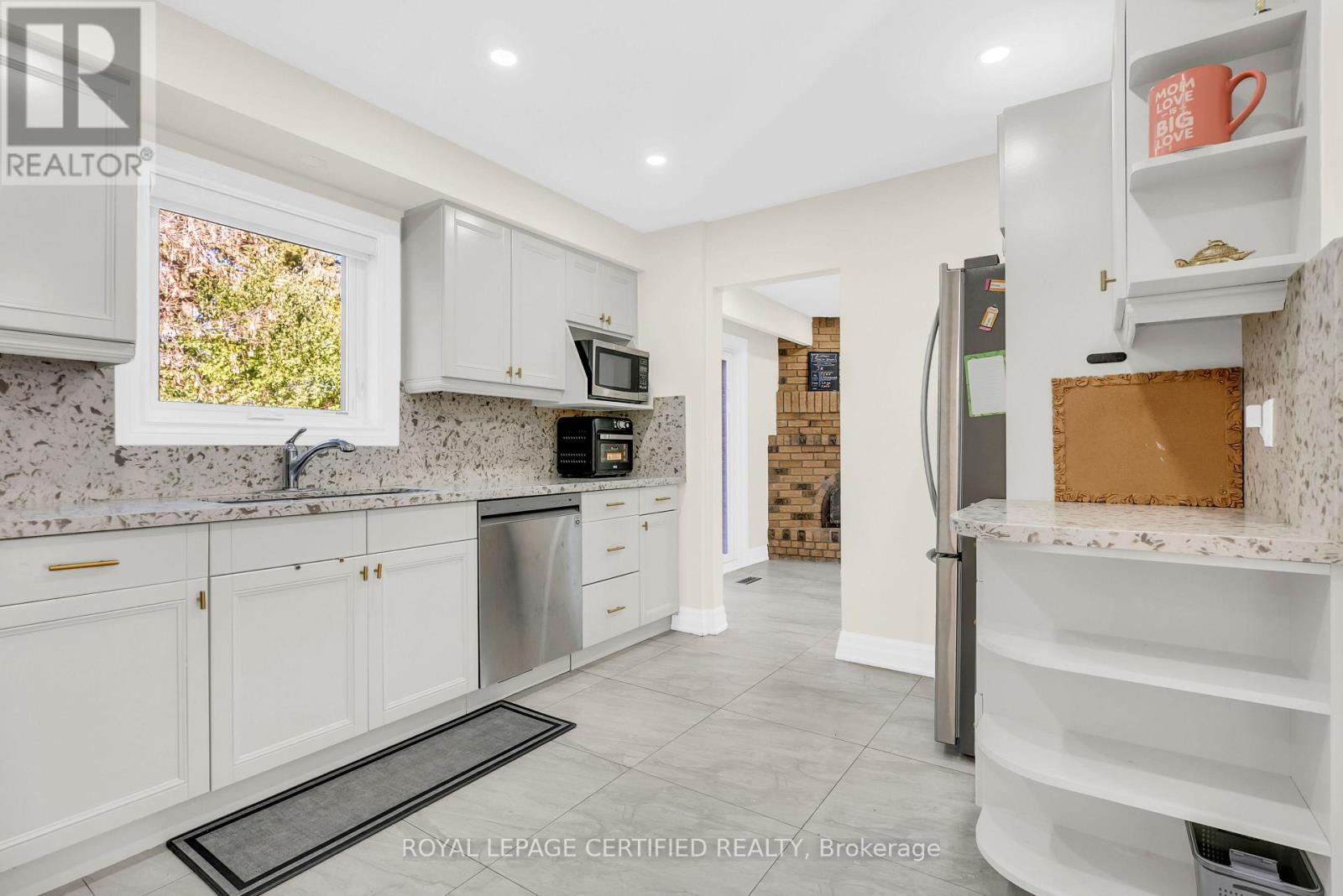 22 Madelaine Crescent Property Photo 12