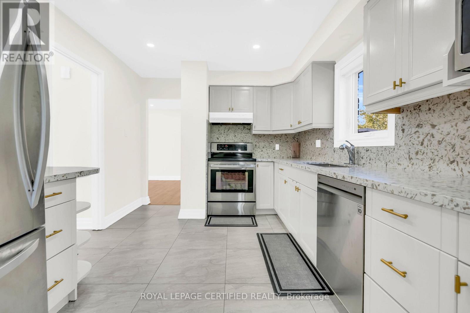 22 Madelaine Crescent Property Photo 15