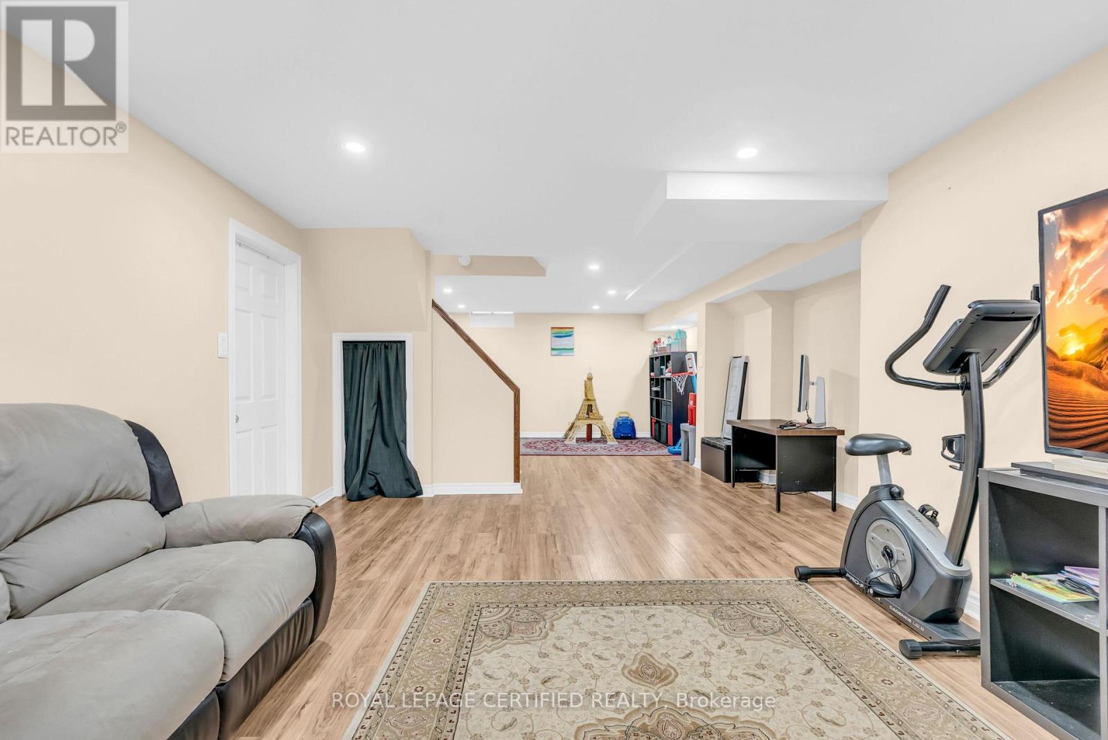 22 Madelaine Crescent Property Photo 37