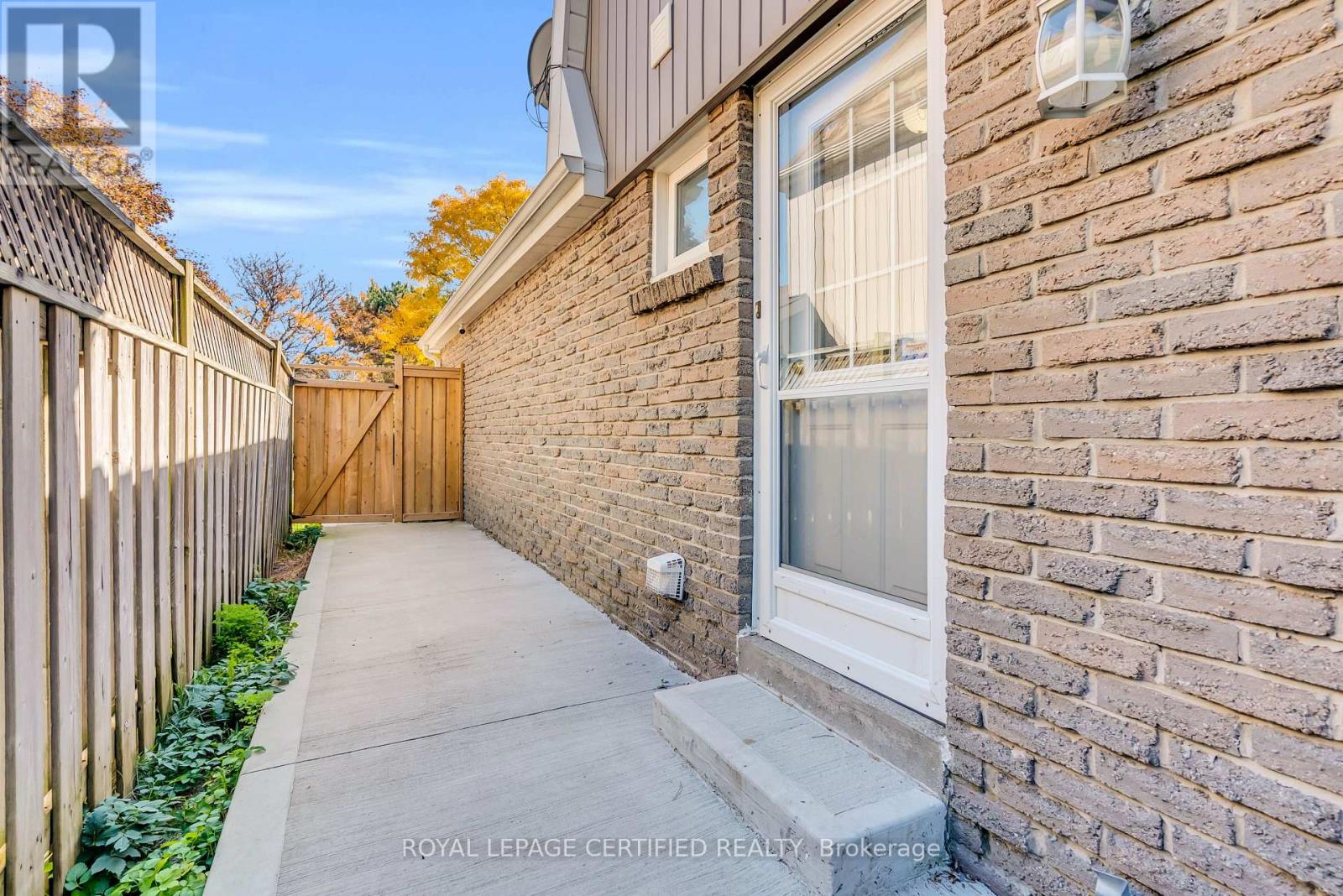 22 Madelaine Crescent Property Photo 40