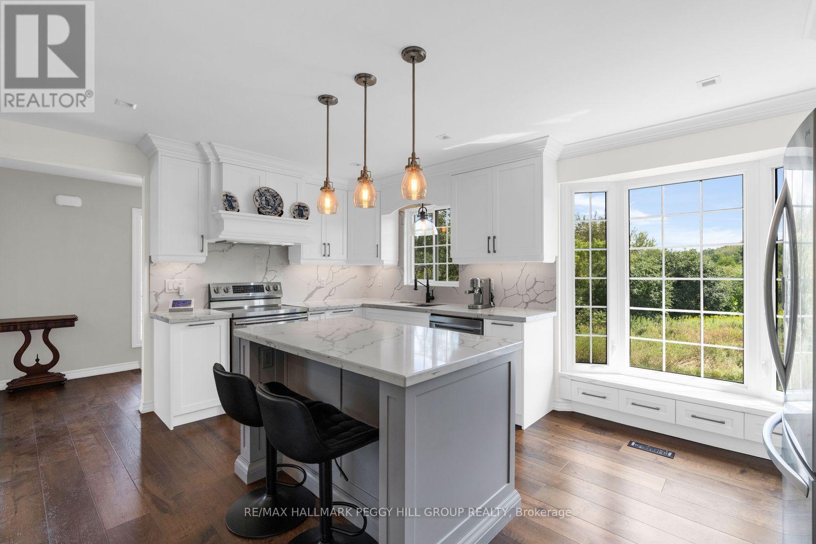 154 Bythia Street Property Photo 2