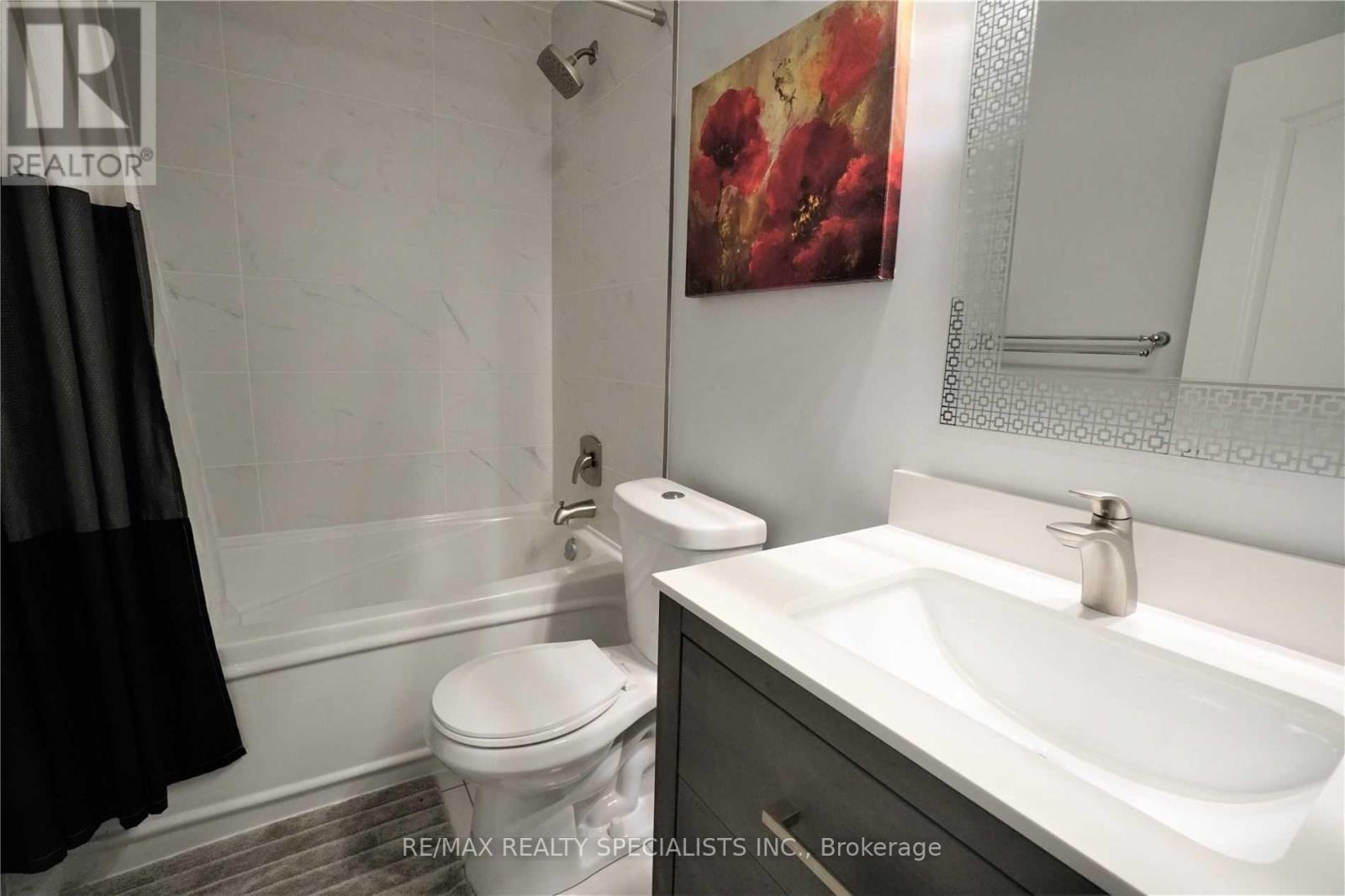2207 - 33 Elm Drive Property Photo 12