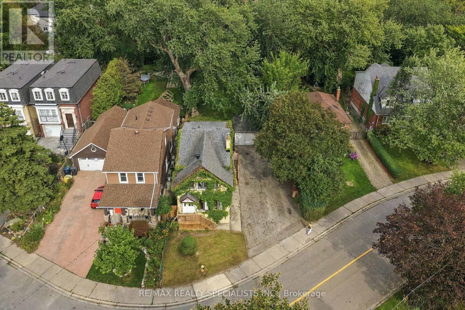 67 Twenty Seventh Street Property Photo 3