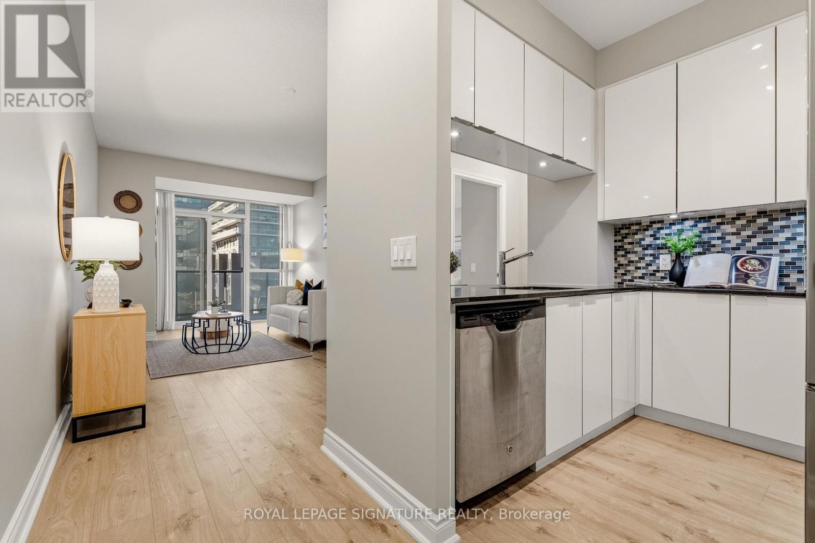 330 - 80 Marine Parade Drive Property Photo 8