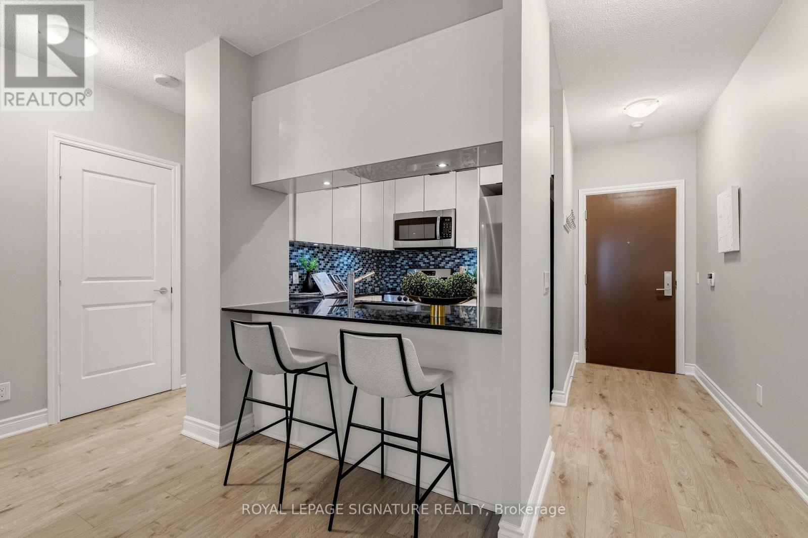 330 - 80 Marine Parade Drive Property Photo 12